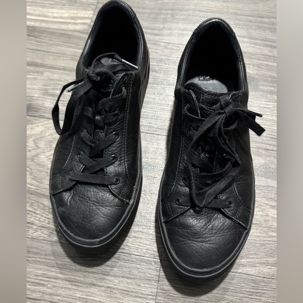 UGG Zilo Platform Sneakers